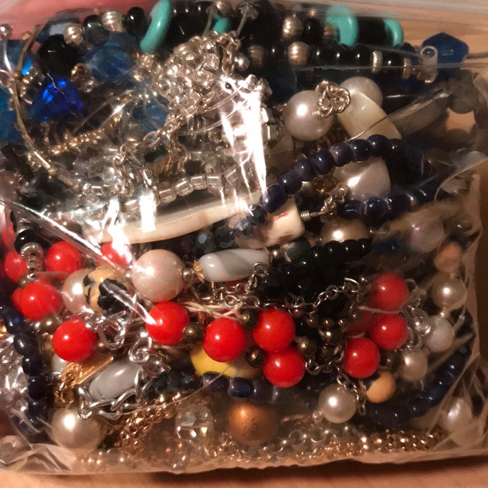 Mixed vintage broken jewelry